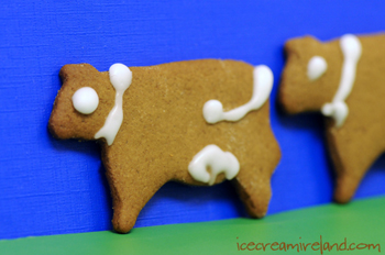 Gingerbreadcow-sm